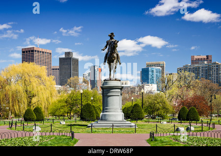Boston, Massachusetts au jardin public au printemps. Banque D'Images