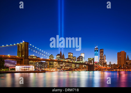 La ville de New York avec 11 septembre hommage à la lumière.