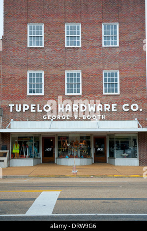 USA Mississippi MS Miss Tupelo centre-ville de naissance Lieu de naissance domicile d'Elvis Presley - Tupelo Hardware Store Banque D'Images