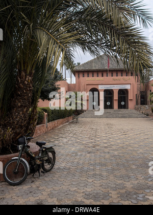 MARRAKECH, MAROC - 22 JANVIER 2014 : Biblotheque Municipalité (Bibliothèque publique) Banque D'Images