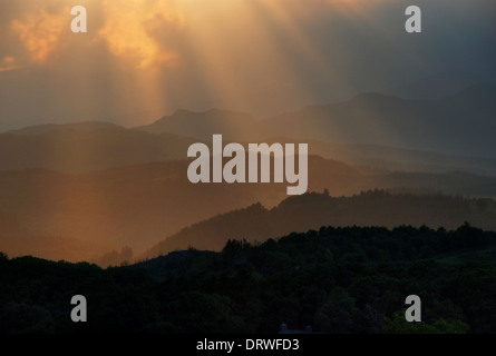 Du soleil sur les montagnes de Snowdonia Banque D'Images