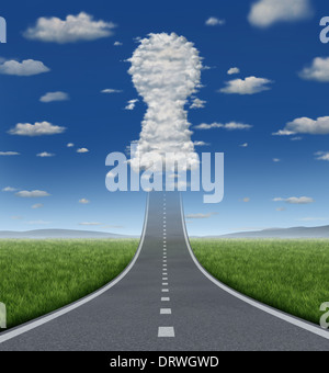 Clé de succès croissant concept avec une route ou route allant de l'avant la décoloration dans le ciel avec un groupe de nuages en forme de l'icône de serrure comme un symbole d'affaires de solutions et leurs aspirations. Banque D'Images