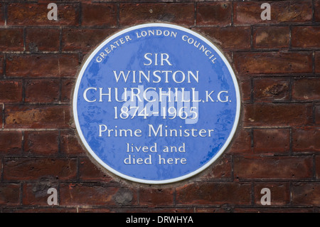 Plaque bleue de Sir Winston Churchill, Londres Angleterre Royaume-Uni Banque D'Images