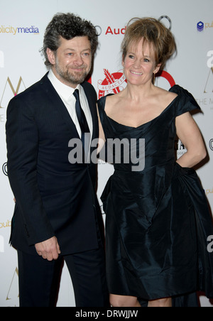 Andy Serkis et Lorraine Ashbourne arrivent pour le London Critics Circle Awards, à Londres. Banque D'Images