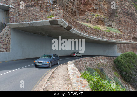 Protection contre les chutes de pierres le long de Chapman's Peak entre Noordhoek et Hout Bay, Western Cape, Afrique du Sud Banque D'Images