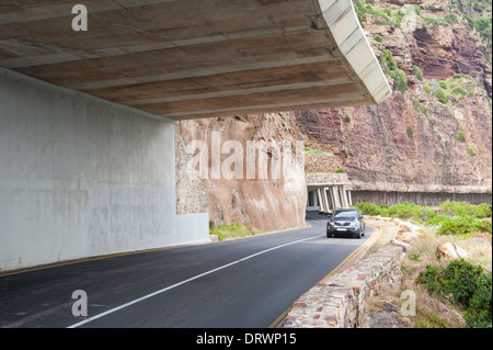 Protection contre les chutes de pierres le long de Chapman's Peak entre Noordhoek et Hout Bay, Western Cape, Afrique du Sud Banque D'Images