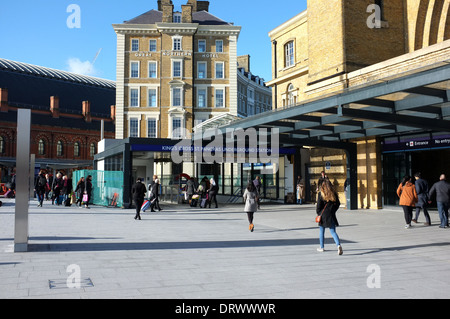 Kings Cross et St Pancras station de métro Euston Road London NW1 uk 2014 Banque D'Images