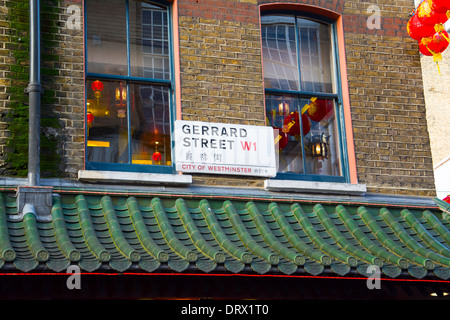 Appartement au-dessus d'une boutique dans la rue Gerrard Banque D'Images