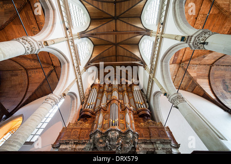 Grand orgue baroque dans la Oude Kerk (vieille église) construite en 1724-1726 par Christian Vater, Amsterdam, Hollande, Pays-Bas. Banque D'Images