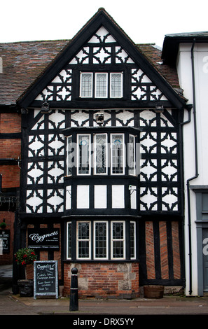 Le White Swan pub, Henley-in-Arden, Warwickshire, UK Banque D'Images