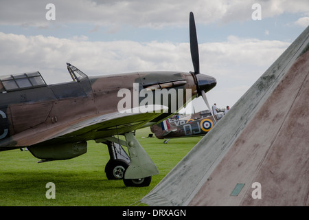 Spitfire, avion de chasse et tente Banque D'Images