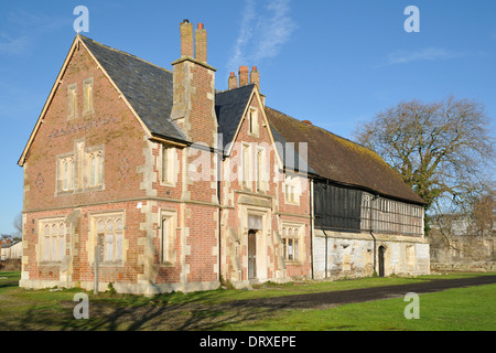 Llanthony Secunda Priory, Gloucester Victorian House & Stone & cadre en bois Prieuré Building Banque D'Images