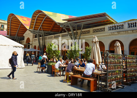 Marché de Santa Caterina dans le quartier gothique. Barcelone. La Catalogne. Espagne Banque D'Images