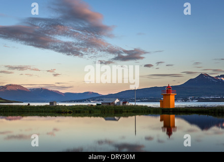 Petit phare à Eyjafjordur, Akureyri, Islande Banque D'Images