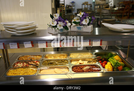 Sochi, Russie. Le 04 février, 2014. Le restaurant du village olympique de la côte dans le Parc olympique de Sotchi, Russie, 04 février 2014. Les Jeux Olympiques d'hiver de 2014 à Sotchi vont de 07 à 23 février 2014. Photo : Christian Charisius/dpa/Alamy Live News Banque D'Images