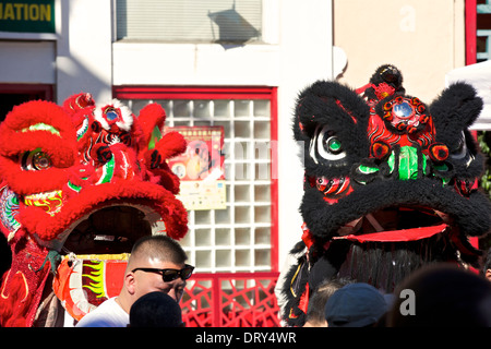 Danse du dragon dans le quartier chinois, Los Angeles. Banque D'Images