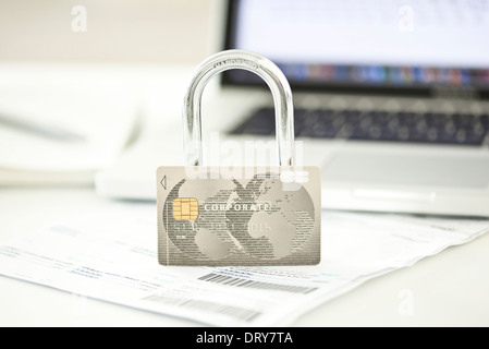 Credit card resting internet security Banque D'Images