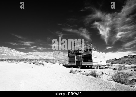 Bâtiment abandonné dans la ville fantôme de rhyolite, Nevada Banque D'Images