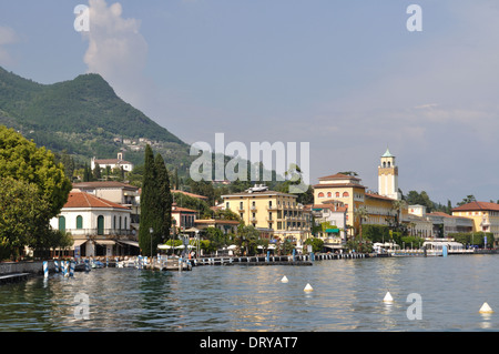 Vue de Gardone Riviera, sur le lac de Garde. Banque D'Images