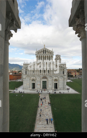 Pisa , Toscane, la façade de la cathédrale (ou Cathédrale de Santa Maria Assunta) sur la Piazza dei Miracoli Banque D'Images