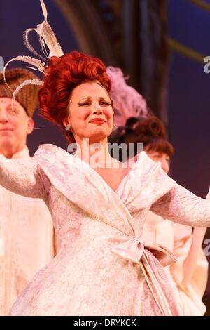 New York, NY, USA. 4e Mar, 2014. Fran Drescher présents à Rodgers Hammerstein's Cinderella lance de nouveaux acteurs, le théâtre de Broadway, New York, NY Le 4 février 2014. Crédit : Jason Smith/Everett Collection/Alamy Live News Banque D'Images