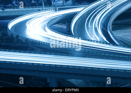 Light trails sur pont-de-mouton Banque D'Images