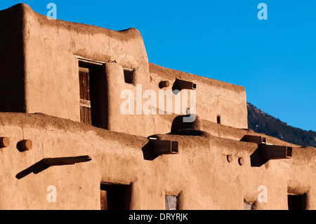 Détail de l'architecture d'adobe de la partie nord de la structure de l'Taos Pueblo, Banque D'Images