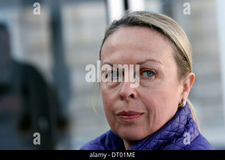 Jayne Torvill et les jeunes patineurs célébrer le dixième anniversaire de Somerset House Patinoire à Londres Banque D'Images