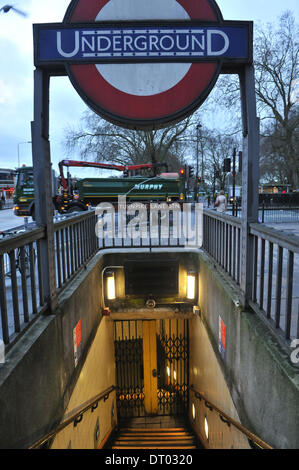 Turnpike Lane, Londres, Royaume-Uni. 5e février 2014. Grève du tube, Turnpike Lane station est fermé avec la ligne Piccadilly close via le centre de Londres. Crédit : Matthieu Chattle/Alamy Live News Banque D'Images