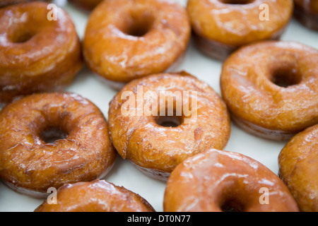 Les beignes glacés maison Banque D'Images