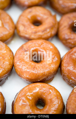 Les beignes glacés maison Banque D'Images