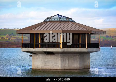 Tirer à tour de réservoir d'eau Carsington.Derbyshire en Angleterre Banque D'Images