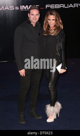 London, UK, 5 février 2014 Katie Price et Kieran Hayler arriver lors de la première mondiale de Robocop à BFI IMAX Cinema à Londres : Crédit MRP/Alamy Live News Banque D'Images