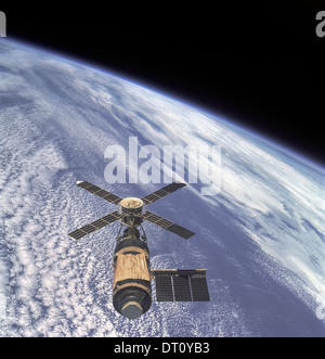 Vue de dessus de l'atelier orbitale Skylab en orbite terrestre de la photographié Skylab 4 Modules de commande et de service (CSM) Banque D'Images