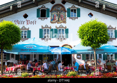 La peinture religieuse de passion sur scène dans l'hôtel Alte Post village d'Oberammergau, en Haute-bavière, Allemagne Banque D'Images