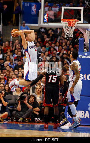 Los Angeles, Californie, USA. 05 févr., 2014. Blake Griffin # 32 de la Los Angeles Clippers dunks la balle pendant le jeu NBA entre les Los Angeles Clippers et le Miami Heat au Staples Center de Los Angeles, Californie. Charles Baus/CSM/Alamy Live News Banque D'Images