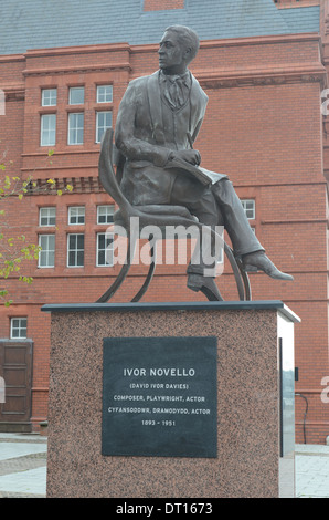 Statue d'Ivor Novello, Cardiff, Royaume-Uni Banque D'Images