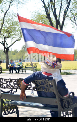 Manifestant thaïlandais se repose pendant la démonstration pendant l'arrêt des manifestations anti-Gouvernement de Bangkok, Bangkok, Thaïlande, janvier, 2014 Banque D'Images