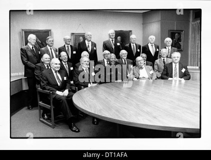 NELSON MANDELA ASSISTE À UNE RÉUNION DE L'UNIVERSITÉ WITS SON COURS DE DROIT. L'UNIVERSITÉ WITS 1996 Johannesburg AFRIQUE DU SUD PHOTO/JOHN Banque D'Images