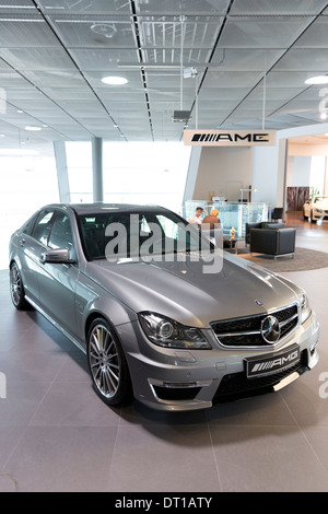Mercedes-AMG C63 AMG Salon de voiture en Mercedes-AMG de montre et galerie dans Mercedesstrasse à Stuttgart, Bavière, Allemagne Banque D'Images
