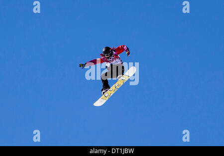 Sotchi, Krasnodar, Russie. Feb 06, 2014. Jeux Olympiques d'hiver de 2014, les femmes snowboard slopestyle Rosa Khutor. Sina CANDRIAN suisse en action au cours de la chauffe. Credit : Action Plus Sport/Alamy Live News Banque D'Images