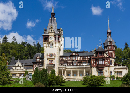 Le château de Peles, Sinaia, la Valachie, Roumanie, Europe Banque D'Images