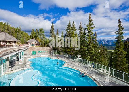 Banff Upper Hot Springs Pool, Banff Hot Springs, Banff township, Banff National Park, site de l'UNESCO, de l'Alberta, les Rocheuses, Canada Banque D'Images