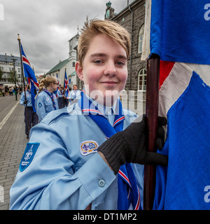 Les Scouts dans le défilé le 17 juin, jour de l'indépendance de l'Islande. Reykjavik, Islande Banque D'Images
