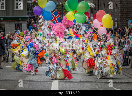 Femme vêtue de costume et de célébrer le 17 juin, jour de l'indépendance de l'Islande, Reykjavik Banque D'Images
