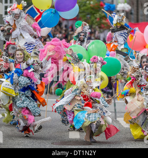 Des femmes habillées en costume et de célébrer le 17 juin, jour de l'indépendance de l'Islande, Reykjavik Banque D'Images