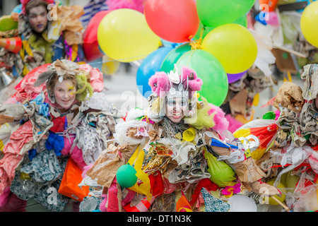 Des femmes habillées en costume et de célébrer le 17 juin, jour de l'indépendance de l'Islande, Reykjavik Banque D'Images