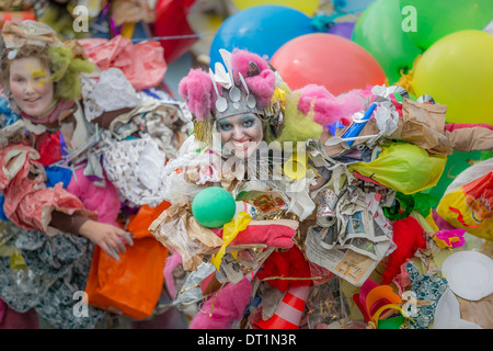 Des femmes habillées en costume et de célébrer le 17 juin, jour de l'indépendance de l'Islande, Reykjavik Banque D'Images