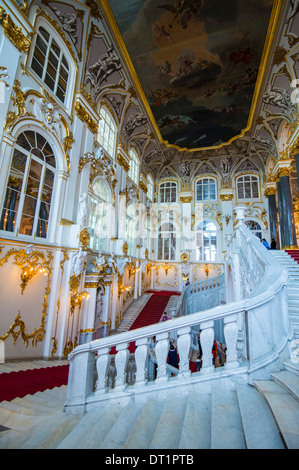 L'escalier principal de la Jordanie dans l'Ermitage (Palais d'hiver), UNESCO World Heritage Site, Saint-Pétersbourg, Russie, Europe Banque D'Images