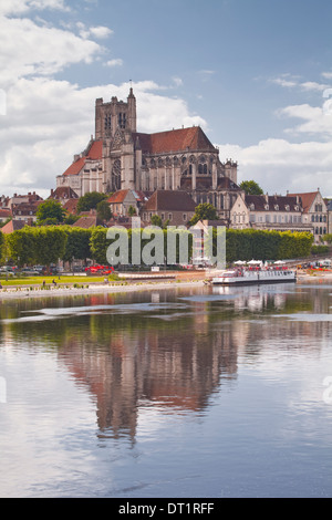 Saint Etienne d'Auxerre cathédrale dans la ville d'Auxerre, Bourgogne, France, Europe Banque D'Images